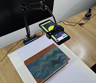 Vorbereitung der Station zur Digitalisierung der Banguê-Bücher im Centro de Memória Jorge Calmon da Santa Casa da Bahia. Vorbereitung der Station zur Digitalisierung der Banguê-Bücher im Centro de Memória Jorge Calmon da Santa Casa da Bahia.