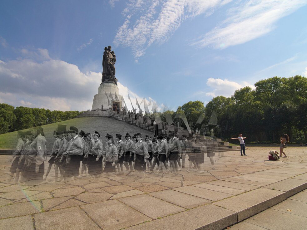 特雷普托公園中的蘇聯紀念碑 1987/2015，拼貼、剪輯、混編